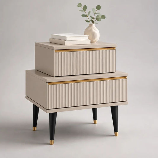 Stufenförmiger Nachttisch aus MDF und Spanplatte mit 2 Schubladen, Beige/Schwarz/Gold, 70 × 40 × 80 cm